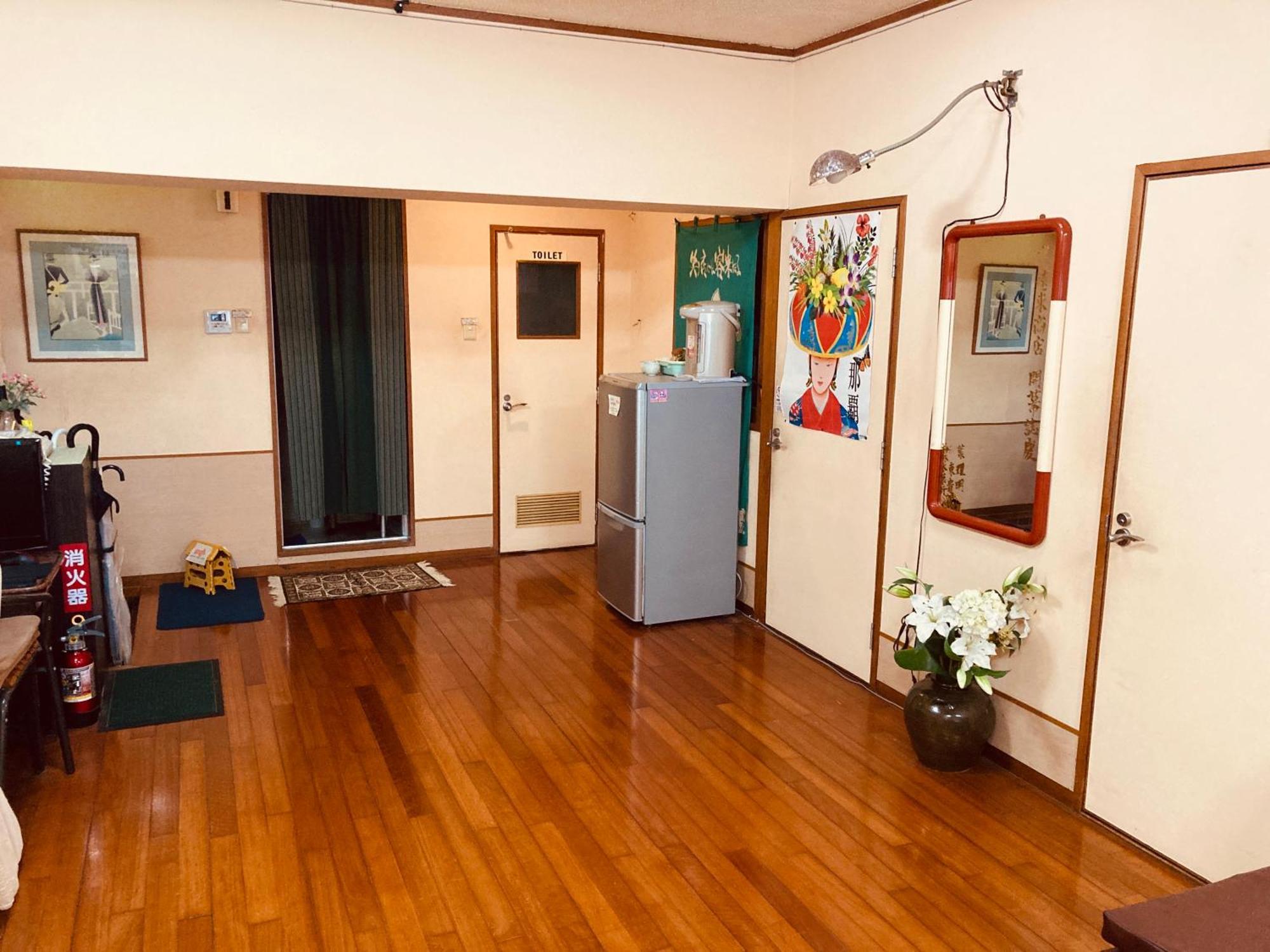 Hostel Hakuseiso Naha Exteriör bild