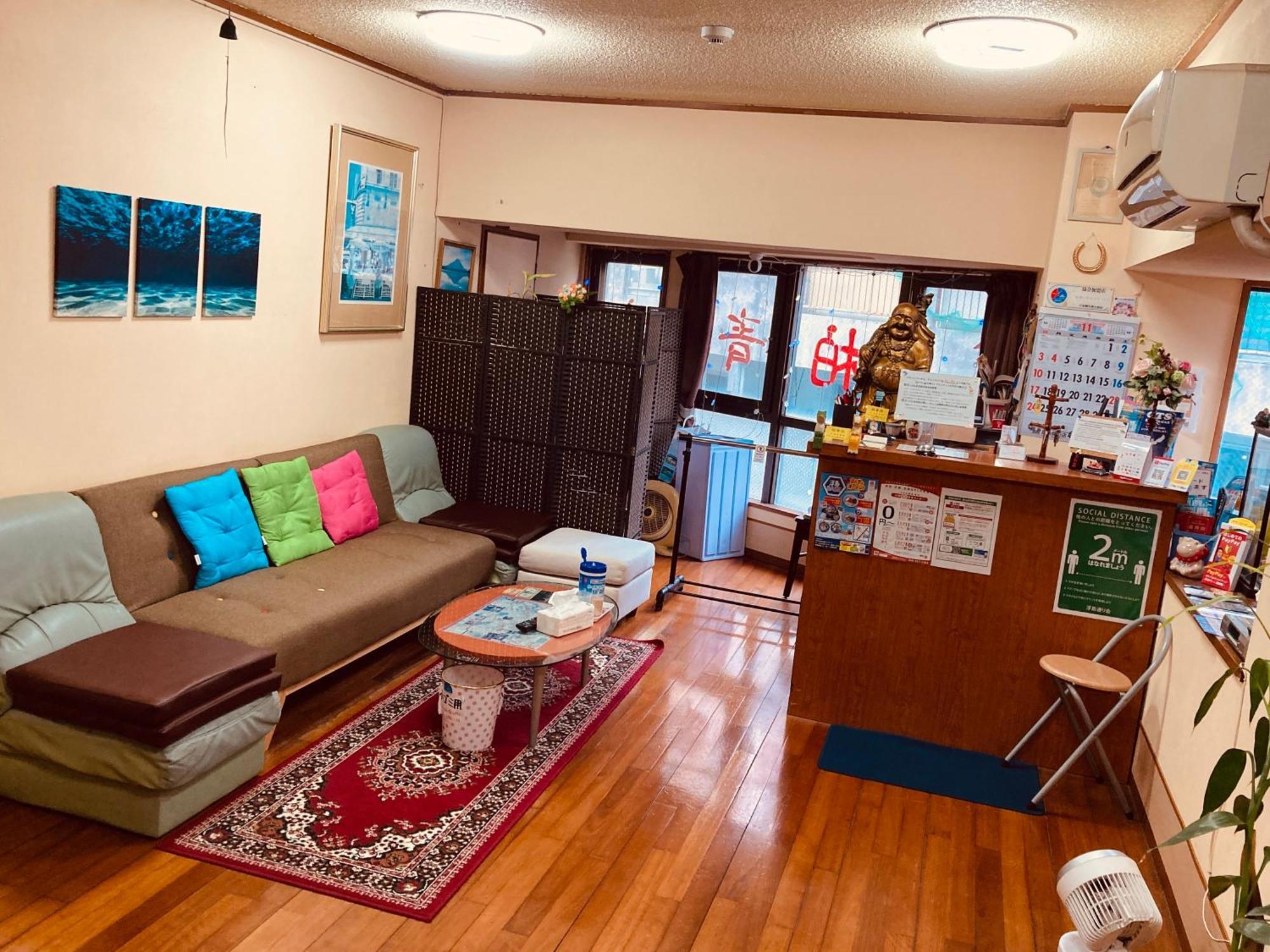 Hostel Hakuseiso Naha Exteriör bild