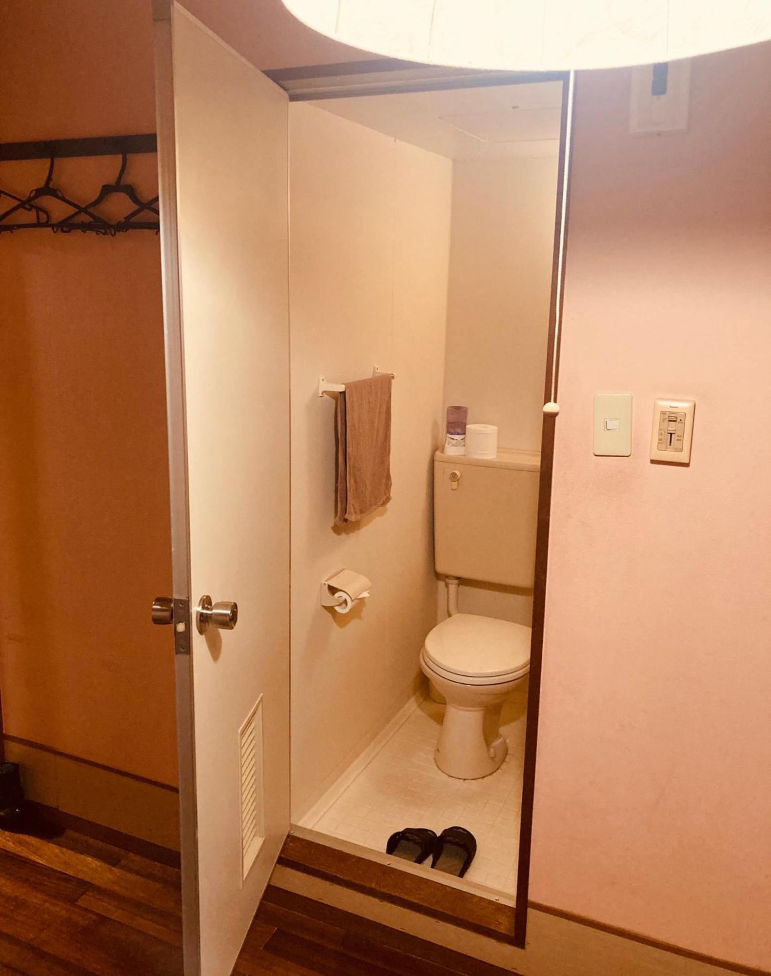 Hostel Hakuseiso Naha Exteriör bild